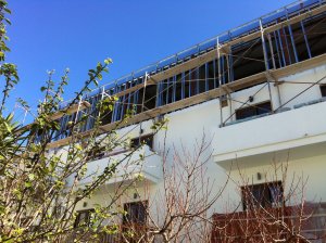 ΕΠΕΚΤΑΣΗ ΔΩΜΑΤΙΩΝ ΚΑΙ ΚΟΙΝΟΧΡΗΣΤΩΝ ΧΩΡΩΝ ΣΤΟ ΞΕΝΟΔΟΧΕΙΟ BLUE OCEANIC