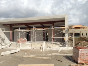 ΣΚΗΝΗ ΘΕΑΤΡΟΥ ΣΤΟ ΞΕΝΟΔΟΧΕΙΟ ASTIR ODYSSEUS ΣΤΟ ΤΙΓΚΑΚΙ